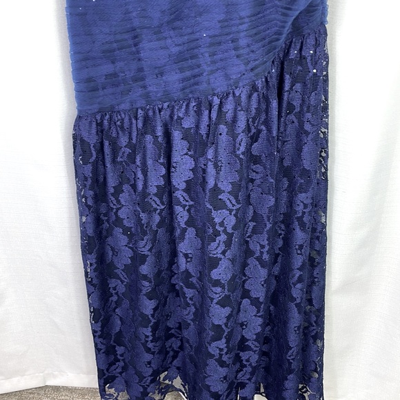 Monique Lhuiller Navy Sequin Lace Gown NWT - Picture 10 of 13